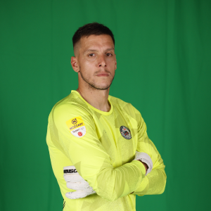 Golman fudbalskog kluba IMT, Goran Vukliš, na zvaničnom portretu