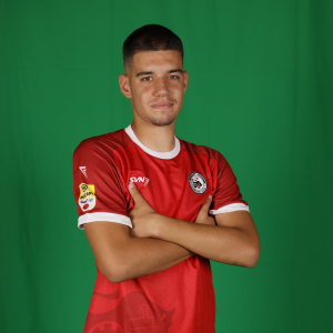 Portret napadača fudbalskog kluba IMT, Siniša Popović